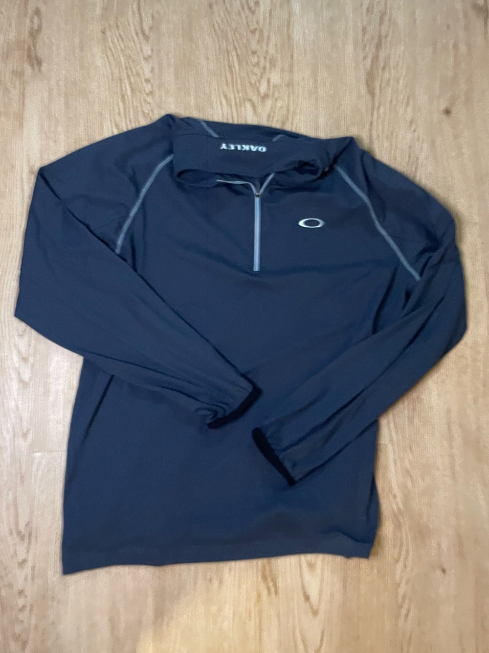 Oakley Men’s Navy Performance Long-Sleeve Pullover